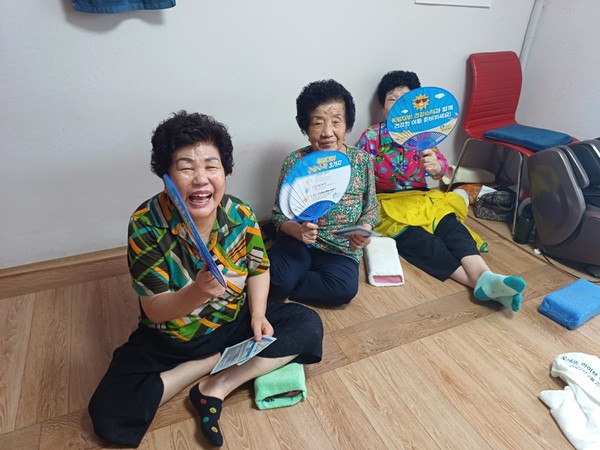 폭염 취약계층 관리 경로당 방문 모습. 사진=남구 제공.